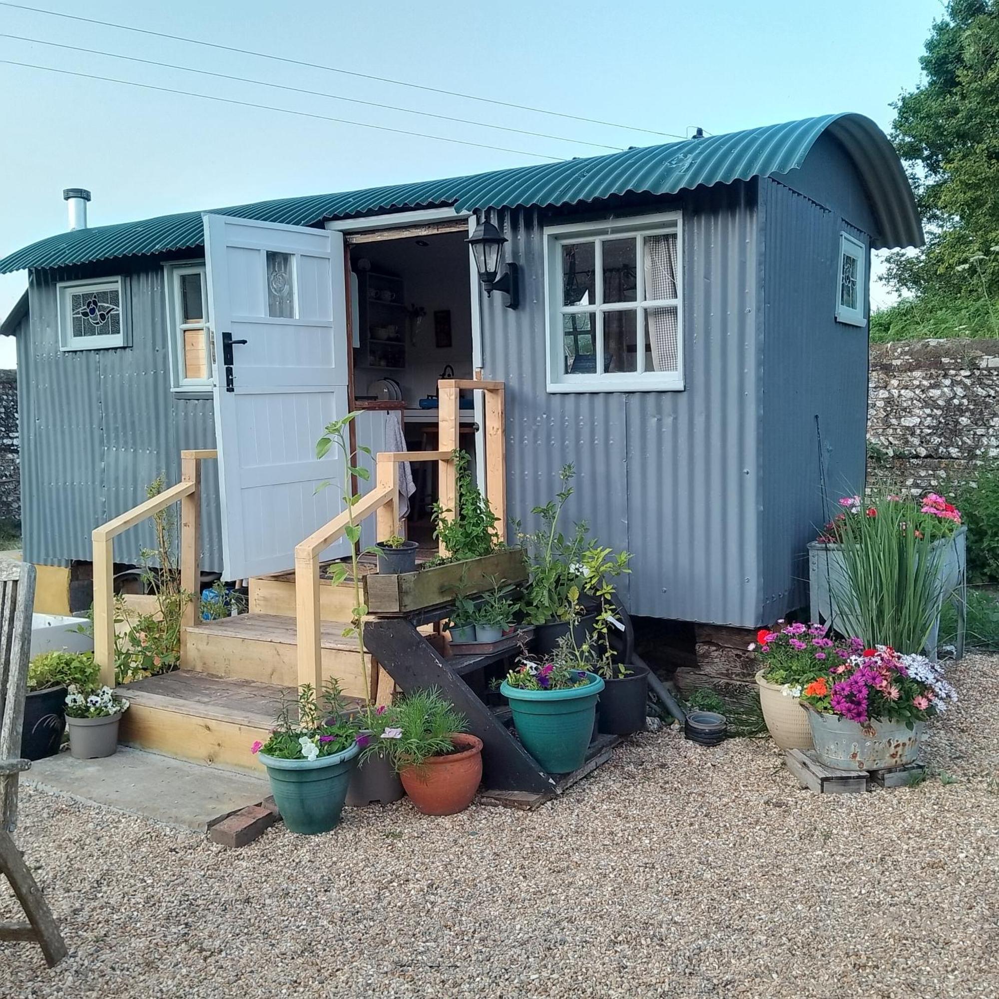 Hotel Up At The Barn à Petworth Extérieur photo